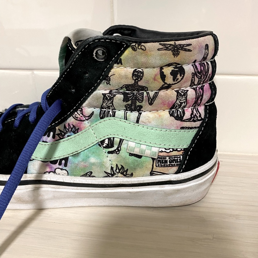 VANS high top shoes with skeleton print